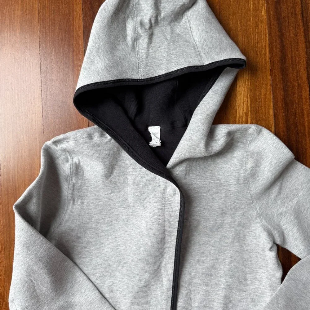 Like NEW Ivivva Sz 10 Reversible Gray / Black Jacket